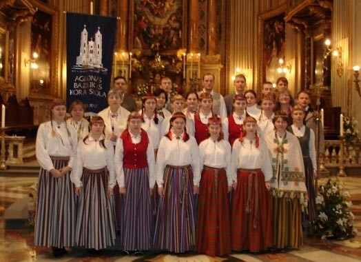 Aglonas bazilikas kora skolas koris jauno gadu kopā ar pāvestu Benediktu XVI sagaidīs Vatikānā un uzstāsies katoļu lielākajos dievnamos gan Vatikānā, gan Itālijā.