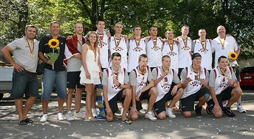 Latvijas U-18 basketbola izlase no Eiropas čempionāta atgriezās ar bronzas medaļām.