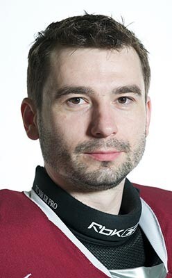 Latvijas izlases pamatvārtsargam ir nepieciešama cirkšņa operācija, taču KHL kluba Hantimansijskas „Jugra” nevēlas, lai viņš to veiktu sezonas laikā.