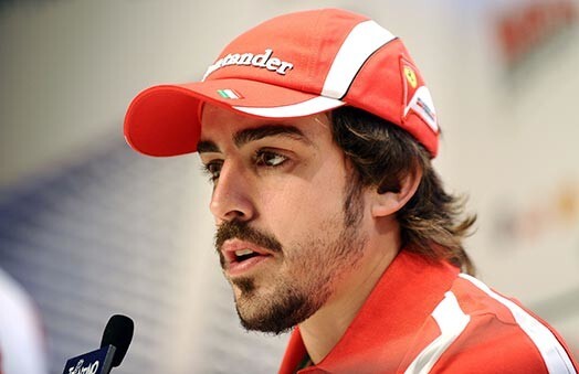 Spāņu pilots Fernando Alonso Mihaēlu Šūmaheru arī 42 gados uzskata par superklases pilotu.