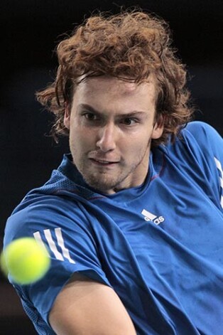 Latvijas labākais tenisists Ernests Gulbis 2011. gadu ir iesācis ļoti sekmīgi un ir pamats no viņa sagaidīt veiksmīgu spēli arī "Australian Open".