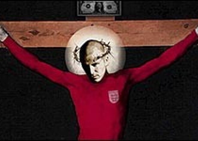 Дэвида Бэкхема распяли