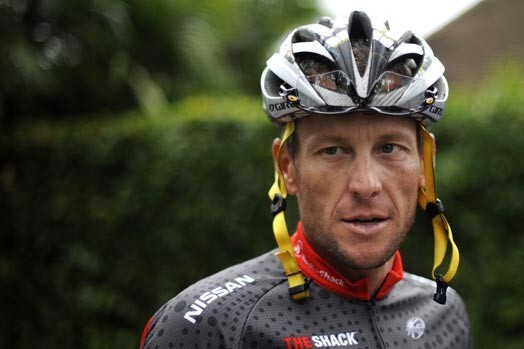 Septiņkārtējais „Tour de France” uzvarētājs Lenss Ārmstrongs beidz savu profesionālā riteņbraucēja karjeru.