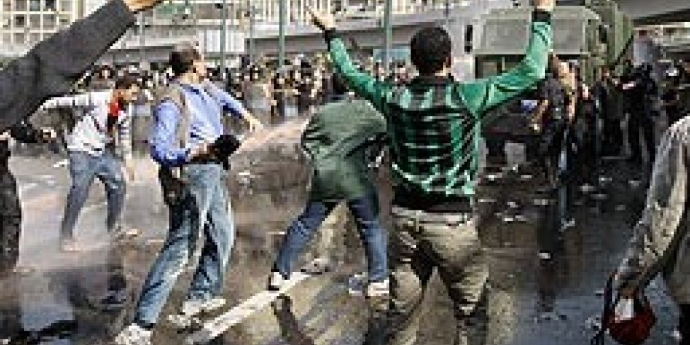 В Каире полиция разгоняет протесты слезоточивым газом