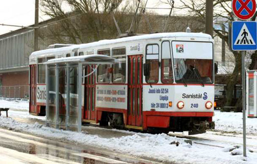 Liepājas tramvajos aizvien biežāk bez biļetes brauc pensionāri, kuri, ieraugot kontrolieri, ģībst un „iedzīvojas” sirdskaitēs.