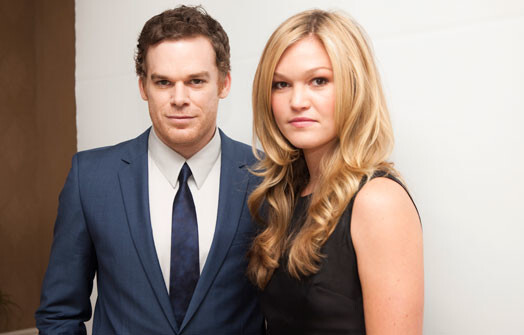 „Dekstera” aizkulisēs ir vēl lielāka intriga nekā uz ekrāna – vai Maikls Sī Halls pamet savu seriāla māsu Dženiferu Kārpenteri, lai uzsāktu attiecības ar citu kolēģi – Džūliju Stīlu?