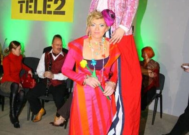 Šovā „Zvaigžņu lietus” duetā ar Janu Kalniņu.