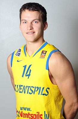 BK "Ventspils" spēka uzbrucējs Artūrs Bērziņš pret Norčēpingas "Dolphins" aizvadīja lielisku spēli.