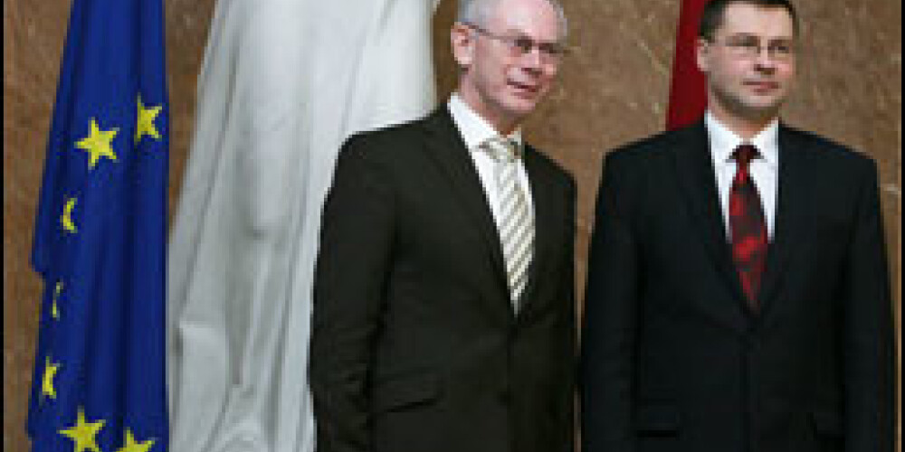 Latvijas ierēdņi Briselē saņem lielākas algas nekā Dombrovskis