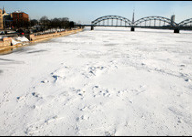 Glābšanas dienesti brīdina: uz ledus jābūt uzmanīgiem!