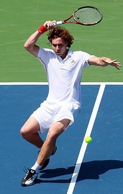 Ernests Gulbis pret Novāku Džokoviču aizvadīja vienu no savas karjeras sliktākajiem mačiem.