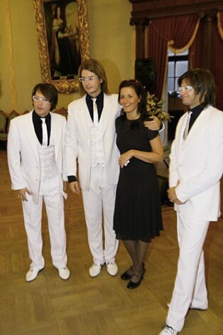 Grupas „Melo_M” albuma „Singalongs” prezentācijā Melngalvju namā pirms dažiem gadiem. Viens no „Melo M” mūziķiem ir Daces dēls Valters.