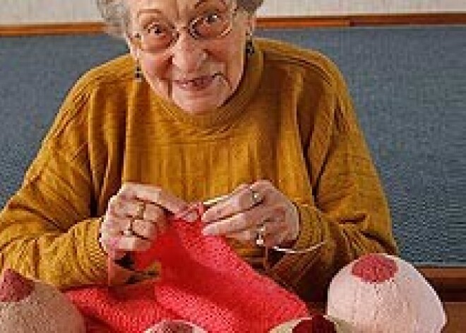 «Моя бабушка вяжет сиськи!»