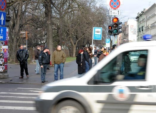 25.martā kāds 1988.gadā dzimis vīrietis ar automašīnu "VW Passat" uz gājēju pārejas notrieca 2002.gadā dzimušu puisēnu, kurš no gūtajām traumām mira.