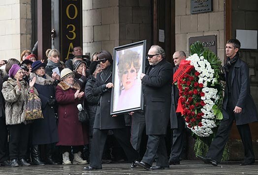 Tauta atvadās no leģendārās aktrises Ludmilas Gurčenko.