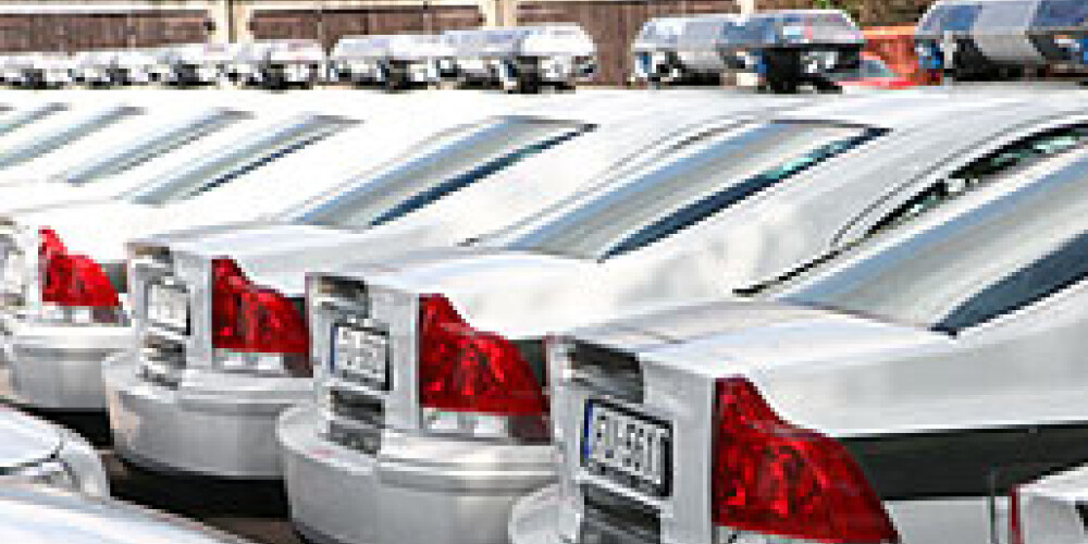 Policija gatavojas īrēt mašīnas par 15-20 miljoniem latu