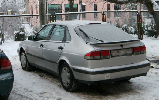 Šis 13 gadus vecais „Saab” simbolizēja premjera Valda Dombrovska pieticību, bet nu viņš nolēmis pārsēsties jaunākā un labākā auto.