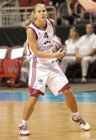 Latvijas sieviešu basketbola izlases saspēles vadītāja Elīna Babkina vēlas šovasar izmēģināt spēkus pasaules spēcīgākajā sieviešu basketbola līgā WNBA.