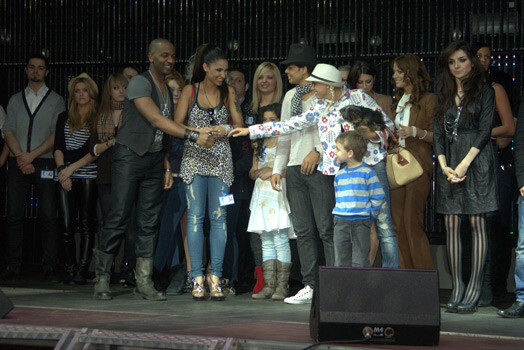 Победители первого этапа отборочного конкурса «Новой волны-2011» на сцене клуба Essential в Риге: Джейден Фелдер (США), Дженна Хоф (Того), Roger Ricco (Бразилия) и Candy (Латвия)