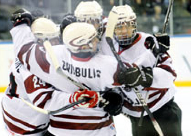 Latvijas U-18 hokeja izlase uzvar 1. divīzijā un atgriežas pasaules elitē