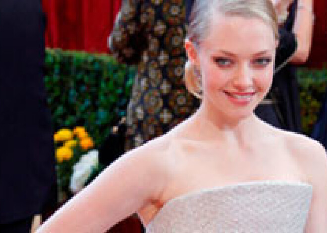 Красную Шапочку, которая в юности боялась секса, влечет на плохих парней