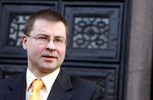 Premjers Valdis Dombrovskis centīgi rūpējas par ģimenes biznesa attīstību.