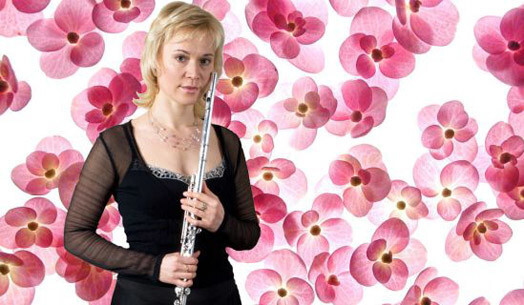 Flautiste Dita Krenberga kopā ar saviem kolēģiem mūzikas druvā - čellistu Rūdolfu Leopoldu un pianisti Ievu Ošu sestdienas vakarā Spīķeru koncertzālē izspēlēs pavasarīgi romantiskas pasakas.