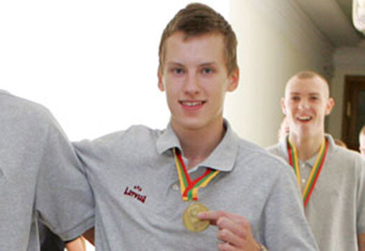 Kaspars Vecvagars pagājušajā vasarā Latvijas U-18 basketbola izlases sastāvā Eiropas čempionātā izcīnīja bronzas medaļas, būdams gadu jaunāks par lielāko daļu komandas biedru un sāncenšu.