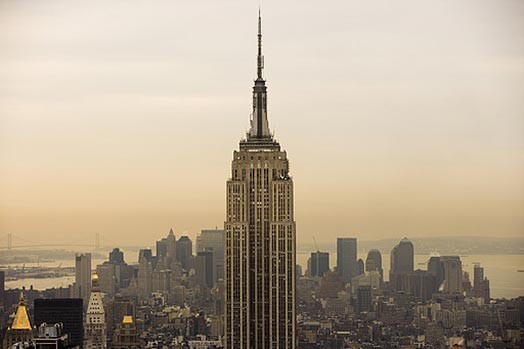 Policija arestējusi divu vīriešus, kuri vēlējušies uzspridzināt Empire State Building un Manhetenas lielāko sinagogu.