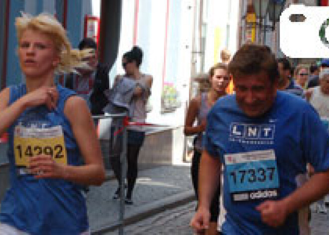 Kā slavenības skrien Rīgas maratonā. FOTO