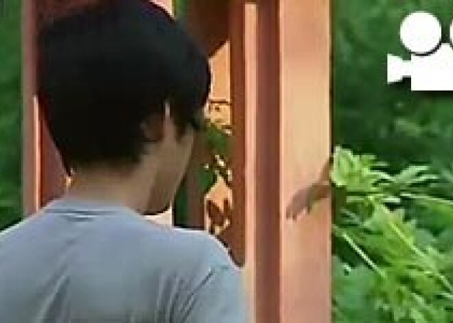 Skolēns pārdevis nieri, lai nopirktu iPad2 planšetdatoru. VIDEO