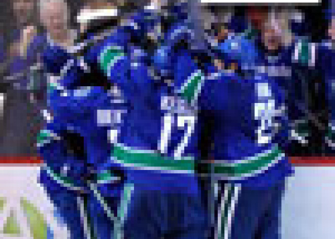 NHL finālu ar smagu uzvaru sāk „Canucks” hokejisti