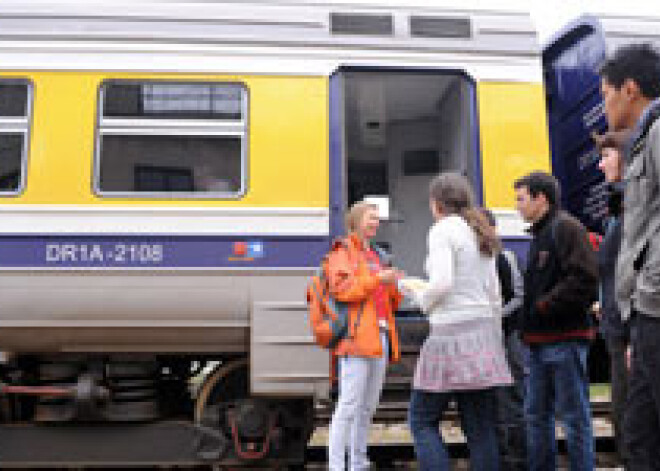 Ugunsgrēka dēļ kavējas vilcieni posmā Rīga – Aizkraukle