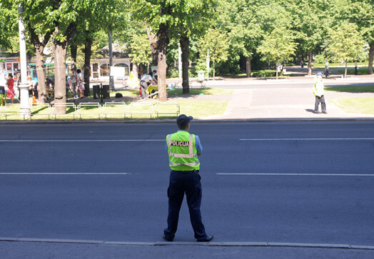 Zemgales pusē uzdarbojas viltus policisti, kuri mēģina aplaupīt garāmbraucošās automašīnas.