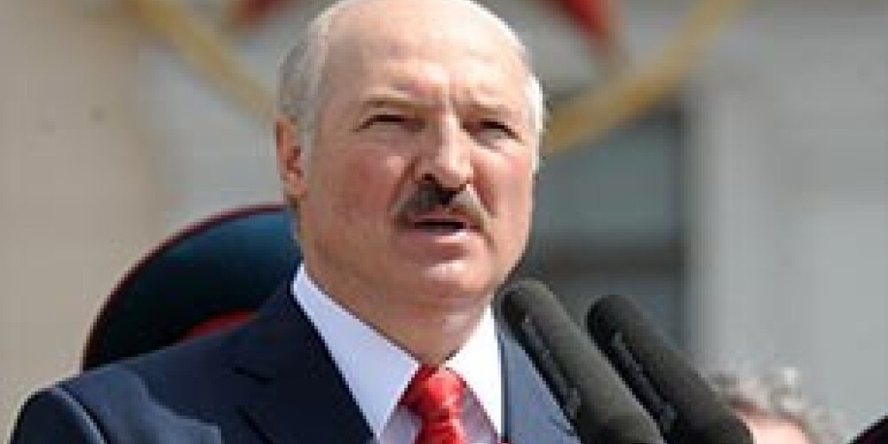 Lukašenko draud slēgt Baltkrievijas robežas un aizliegt importu