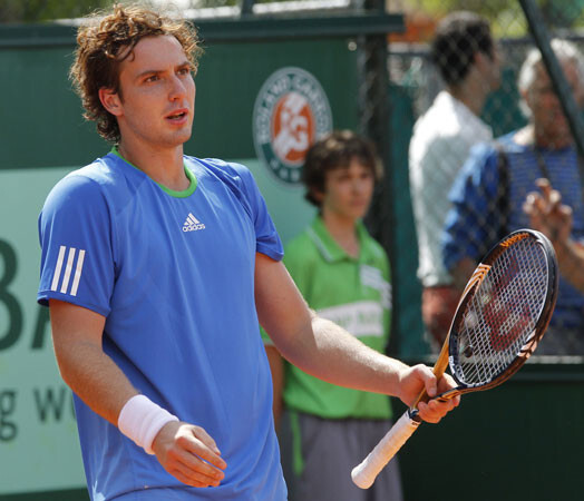 Ernests Gulbis turpina savu neveiksmju sēriju.