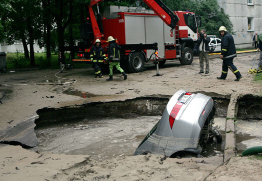 25% valsts autoceļu ar melno segumu uzskatāmi par sabrukušiem un tiem nepieciešama pilnīga seguma rekonstrukcija