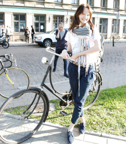 TV šova Latvijas princese 2008 uzvarētāju Katrīnu Puriņu, traucoties pa Rīgas ielām ar divriteni, ļoti grūti atpazīt. Viņa mainījusi matu griezumu un tos pārkrāsojusi brūnus.