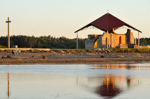 Jau nākamnedēļ sausām kājām varēs aizbrist līdz Svētā Meinarda salai Daugavā pie Ikšķiles.