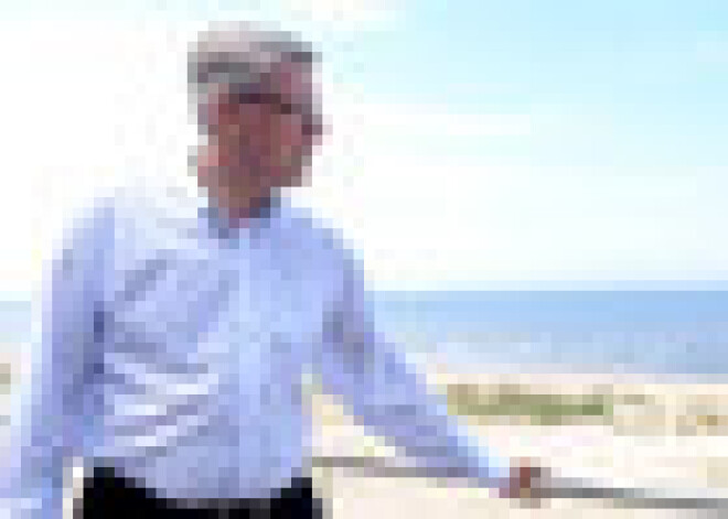 Ko Zatlers atstāj mantojumā Bērziņam