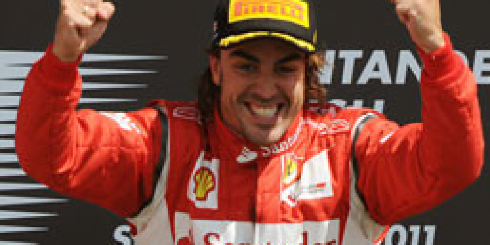 Alonso uzvar Lielbritānijā un pakāpjas uz trešo vietu kopvērtējumā