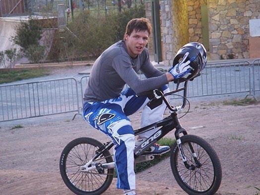 Novēlam talantīgajam BMX riteņbraucējam ātri atveseļoties!