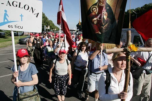 No 27. jūlija līdz 1. augustam no Latvijas lielākajām pilsētām izies vairākas svētceļnieku grupas uz 15. augusta svētkiem Aglonā.