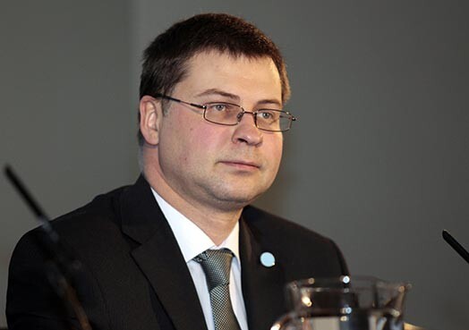 Kā pastāstīja Valdis Dombrovskis, valdība vēla, lai „airBaltic” turpina attīstīties.