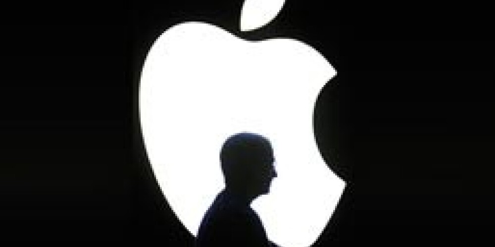"Apple" uz brīdi kļūst par vērtīgāko pasaules uzņēmumu