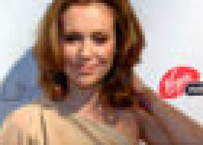 Seriāla "Amulets" zvaigzne Alisa Milano piedzemdējusi dēlu