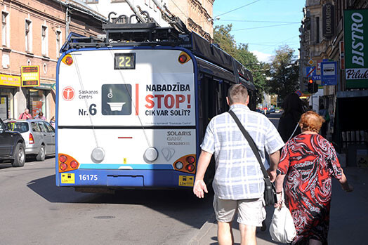 Partijas "Saskaņas centrs" politiskā reklāma pirms Saeimas ārkārtas vēlēšanām.