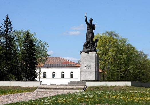 Rēzeknē atklāta viena no lielākajām uzņēmēju izstādēm Latgalē – „Rēzeknes Uzņēmējs 2011”.