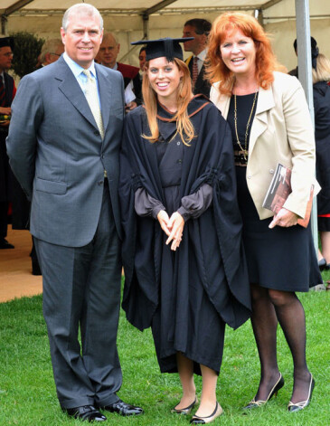 Princese Beatrise ar vecākiem – princi Endrū un Jorkas hercogieni Sāru Fērgusoni.