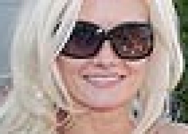 Звезда Playboy застраховала свою грудь на миллион